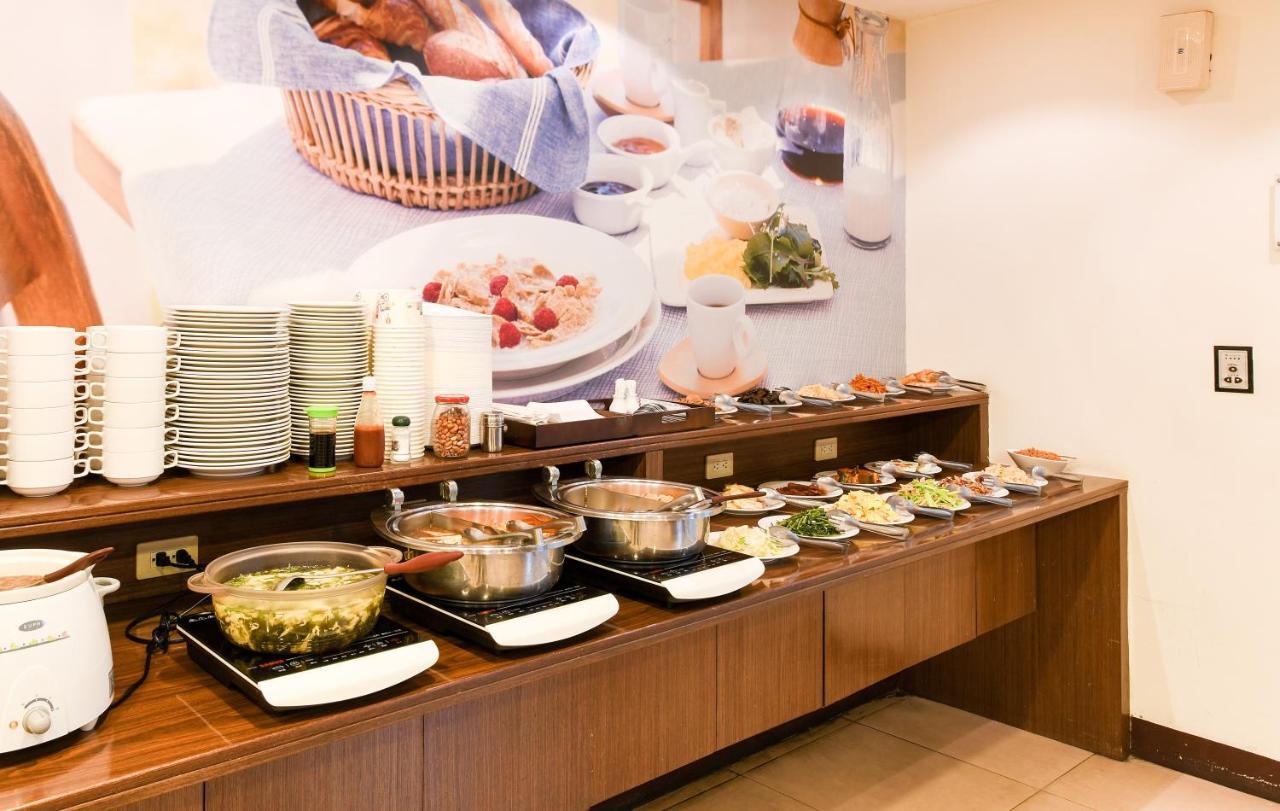 Hwu Meei Motel 타이난 외부 사진
